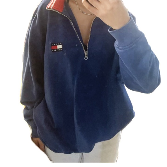 💙Tommy Hilfiger 1/4 zip sweater!💙 - Picture 5 of 7